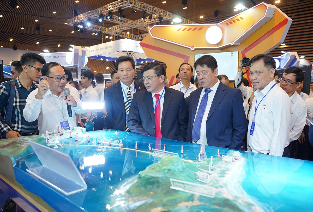 Dấu ấn bứt phá của EVN trong phát triển hạ tầng ngành năng lượng