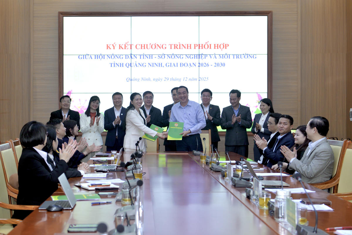 Lãnh đạo Hội Nông dân tỉnh Quảng Ninh và lãnh đạo Sở Nông nghiệp và Môi trường tỉnh Quảng Ninh ký kết Chương trình phối hợp giai đoạn 2026 – 2030.