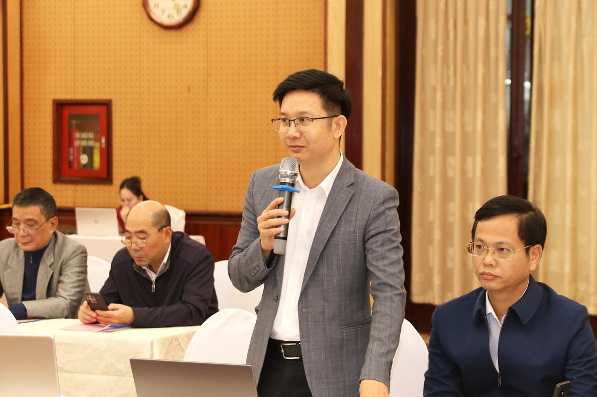 Ông Trần Văn Lượng, Trưởng ban Tuyên giáo và Công tác xã hội Ủy ban MTTQ Việt Nam tỉnh Hà Tĩnh phát biểu tại Tọa đàm.