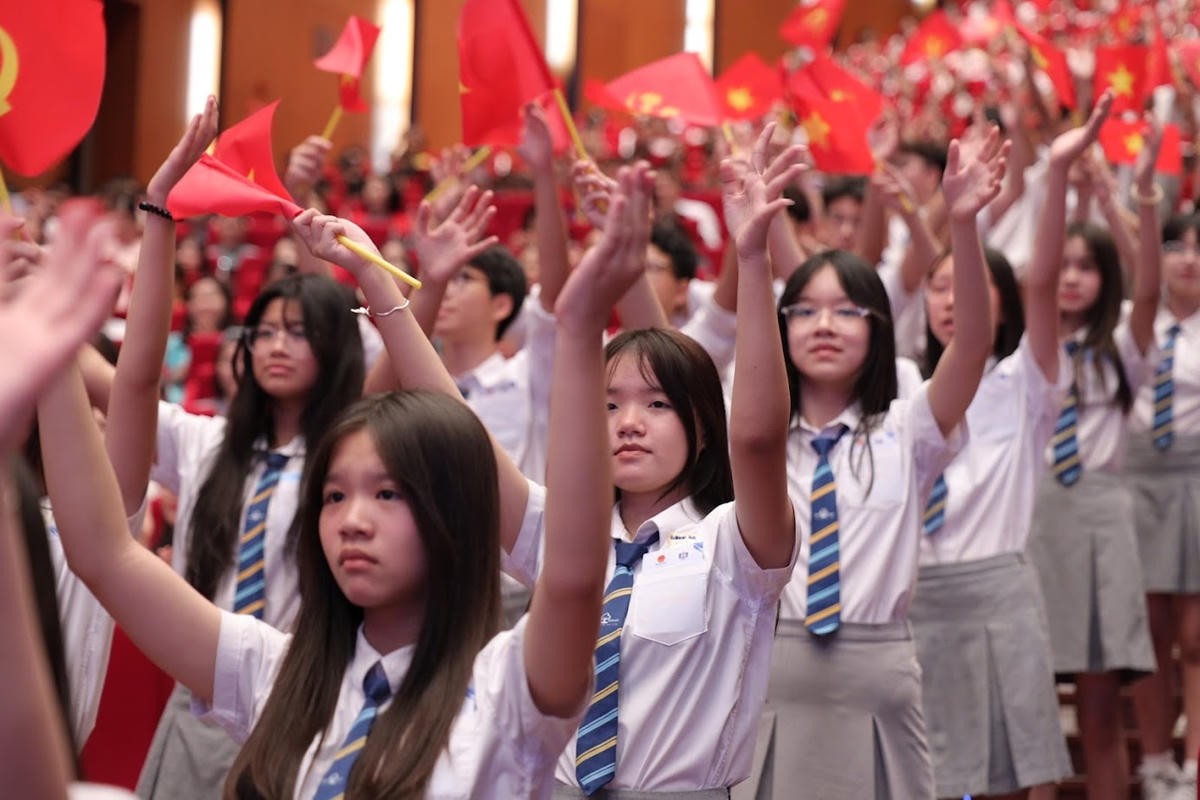 Học sinh dự lễ khai giảng năm học mới tại điểm cầu Trung tâm Hội nghị Quốc gia (Hà Nội).&nbsp; &nbsp; &nbsp; &nbsp; &nbsp; &nbsp; &nbsp; &nbsp;Ảnh: Bộ GDĐT