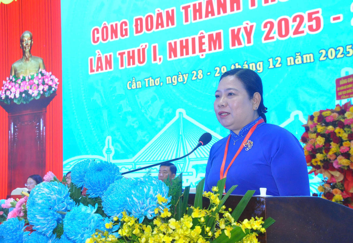 Bà Hồ Thị Cẩm Đào, Phó Bí thư Thành uỷ, Chủ tịch Uỷ ban MTTQ Việt Nam TP Cần Thơ phát biểu chỉ đạo Đại hội. Ảnh Văn Dương 