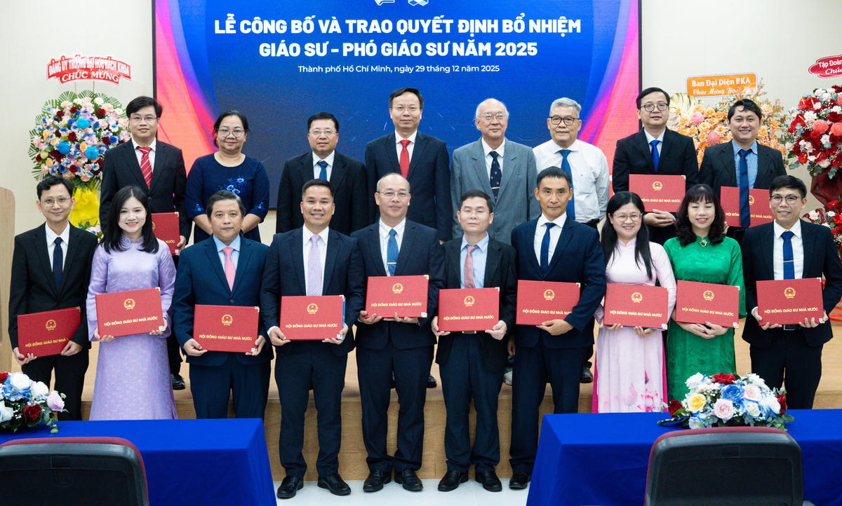 Các tân GS, PGS của nhà trường vừa được bổ nhiệm. Ảnh: BTC.