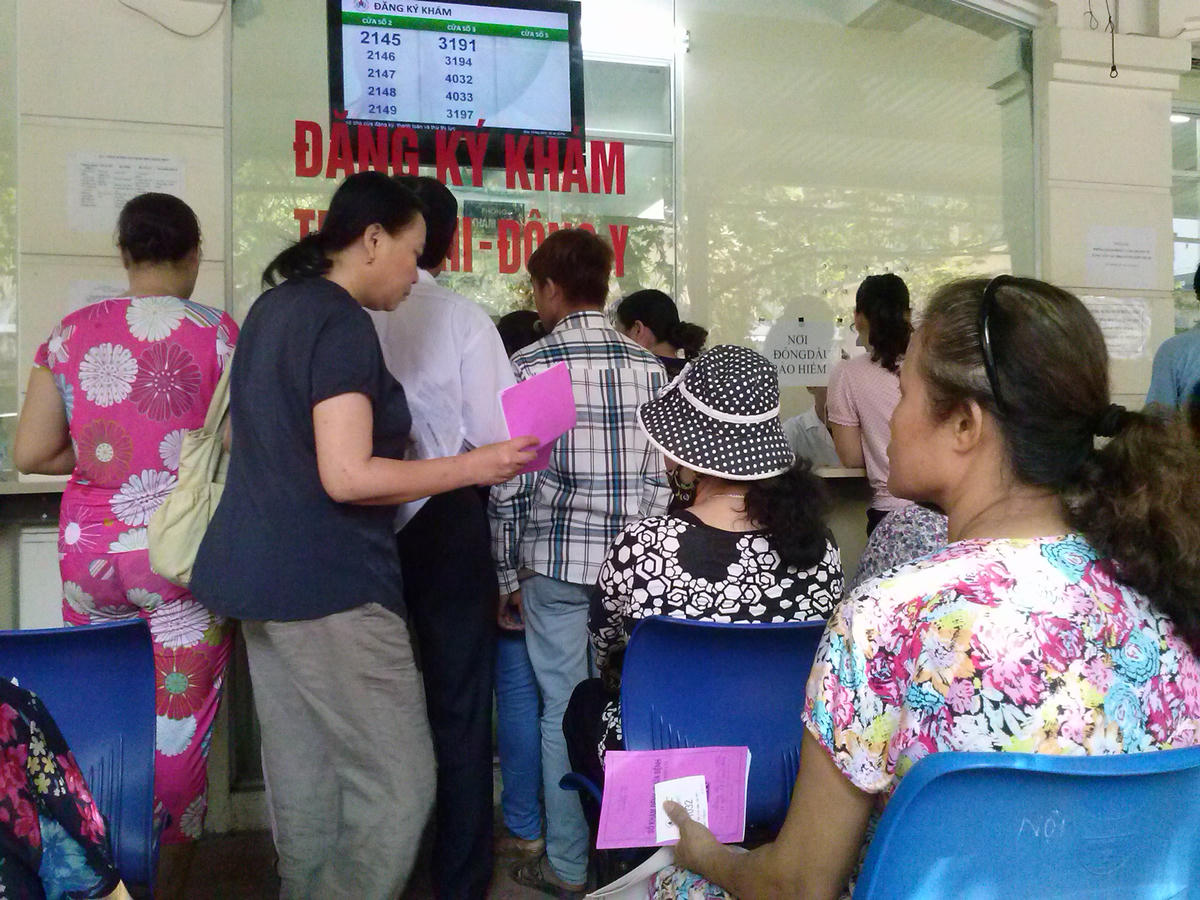 Khám sức khỏe định kỳ: Miễn phí cho nhóm ưu tiên