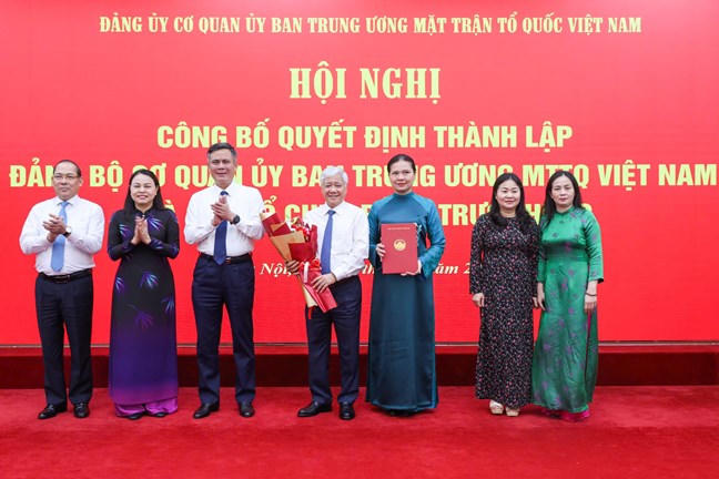 Chiều ngày 22/7, tại Hà Nội, Đảng ủy Cơ quan UBTƯ MTTQ Việt Nam tổ chức Hội nghị công bố Quyết định thành lập Đảng bộ Cơ quan UBTƯ  MTTQ Việt Nam và các tổ chức Đảng trực thuộc. 