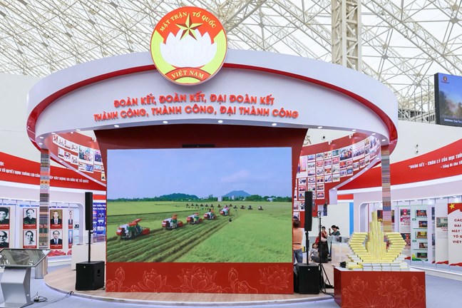 Không gian triển lãm của UBTƯ MTTQ Việt Nam và các tổ chức chính trị - xã hội.