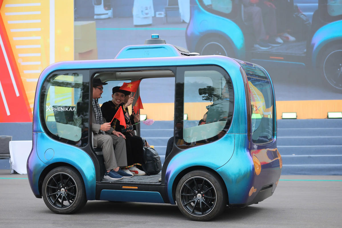 Xe tự hành Xbus do Công ty Cổ phần Phenikaa-X (thuộc Tập đoàn Phenikaa) phát triển.