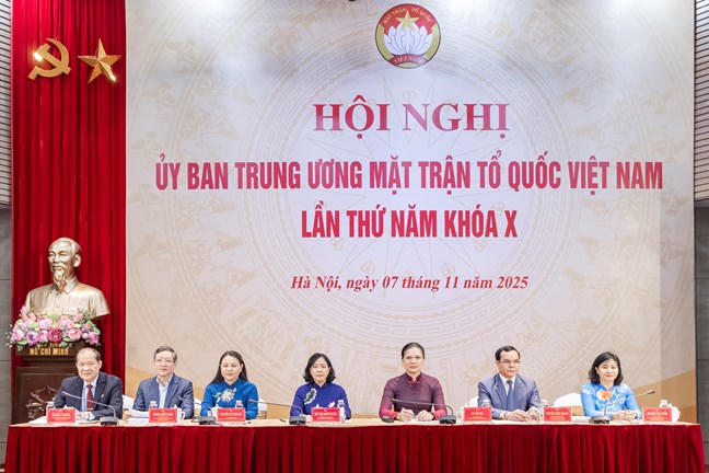 Tại Hội nghị UBTƯ MTTQ Việt Nam lần thứ 5, khóa X đã tổ chức Hội nghị lấy ý kiến góp ý của các vị Ủy viên UBTƯ MTTQ Việt Nam vào dự thảo các văn kiện trình Đại hội đại biểu toàn quốc lần thứ XIV của Đảng.
