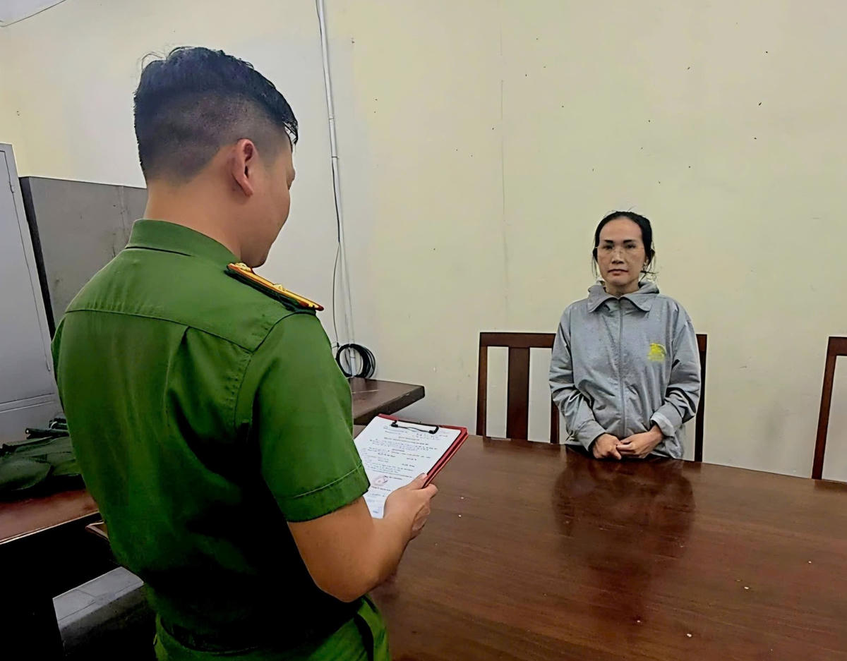 Đối tượng Nguyễn Thị Thu Thảo tại cơ quan điều tra. Ảnh: CV.