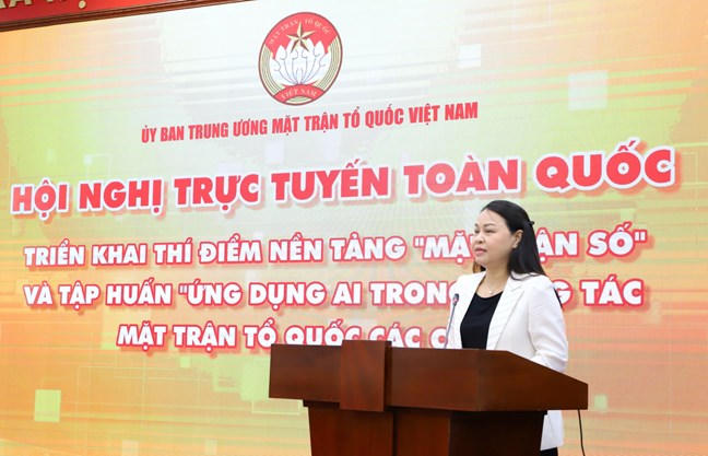 Bà Nguyễn Thị Thu Hà, Ủy viên Trung ương Đảng, Phó Chủ tịch - Tổng Thư ký UBTƯ MTTQ Việt Nam chủ trì Hội nghị trực tuyến toàn quốc triển khai thí điểm nền tảng "Mặt trận số" và tập huấn "ứng dụng AI trong công tác MTTQ các cấp.
