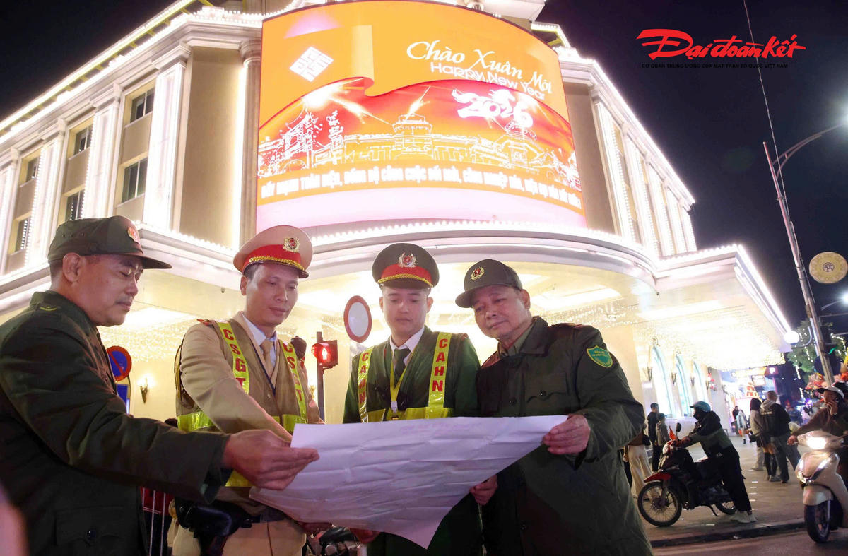 Lực lượng chức năng lên phương án bảo đảm an toàn cho người dân tham dự.