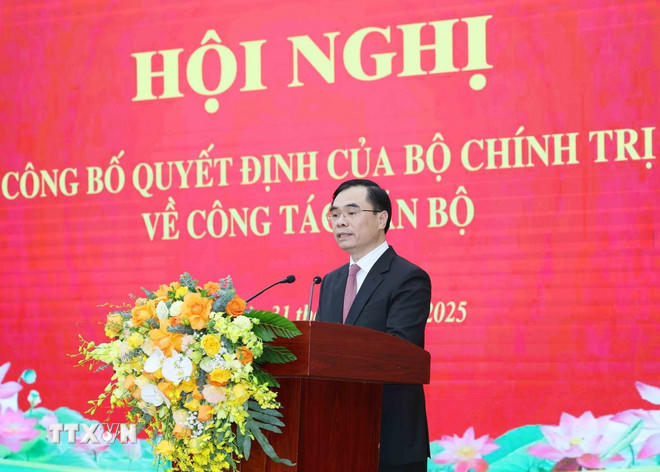 Đồng chí Dương Trung Ý, Tổng Biên tập Tạp chí Cộng sản phát biểu nhận nhiệm vụ. (Ảnh: Phương Hoa/TTXVN)