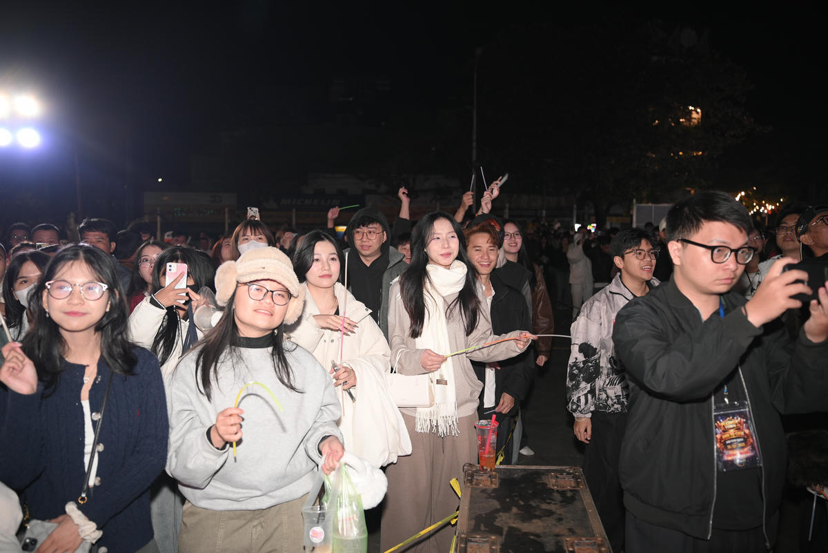 Người dâ tỉnh Gia Lai chào đón năm mới 2026. Ảnh: Đình Sang.