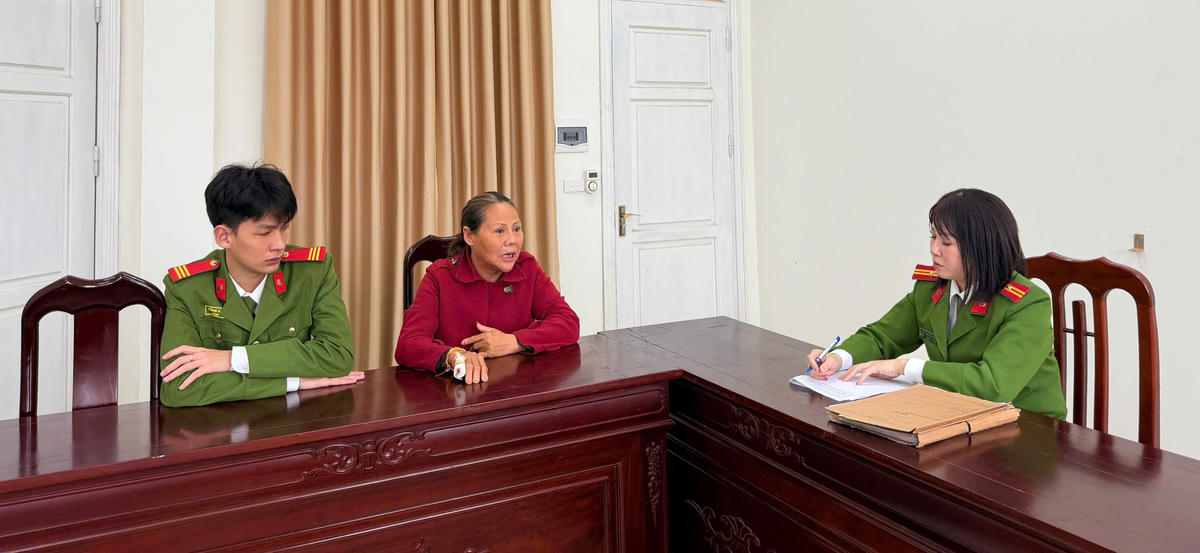 Nguyễn Thị Bé tại cơ quan Công an tỉnh Ninh Bình. Ảnh: Công an tỉnh Ninh Bình.