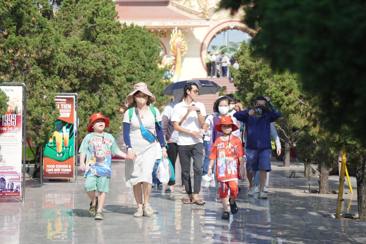 TP Hồ Chí Minh thu hút lượng lớn khách du lịch nhờ các chương trình kích cầu. Ảnh: N.T