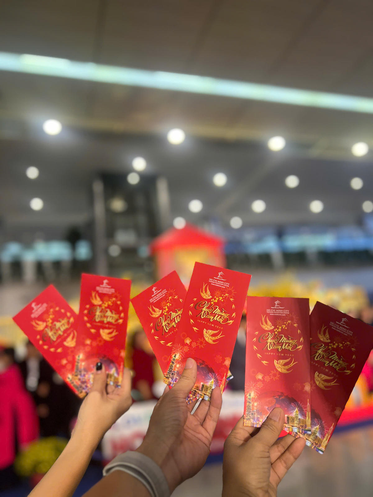 Nhưng phong lì xì đầu năm tượng trưng cho mọi điều may mắn. Ảnh: Q.T