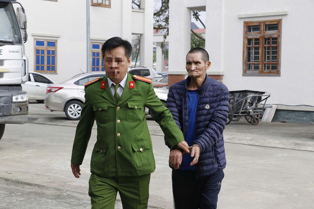 Sau hơn 20 năm lẩn trốn tại Lào, Thò Chá Xìa đã bị Công an tỉnh Nghệ An bắt giữ. Ảnh: Công an tỉnh Nghệ An