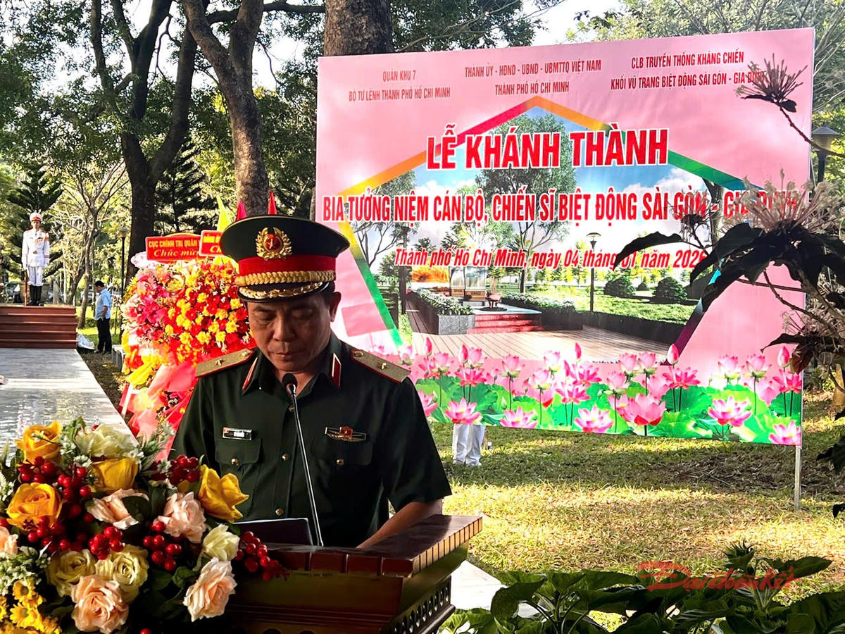 Thiếu tướng Vũ Văn Điền, Tư lệnh Bộ Tư lệnh TP Hồ Chí Minh phát biểu tại lễ khánh thành. Ảnh: Lê Hoàng.