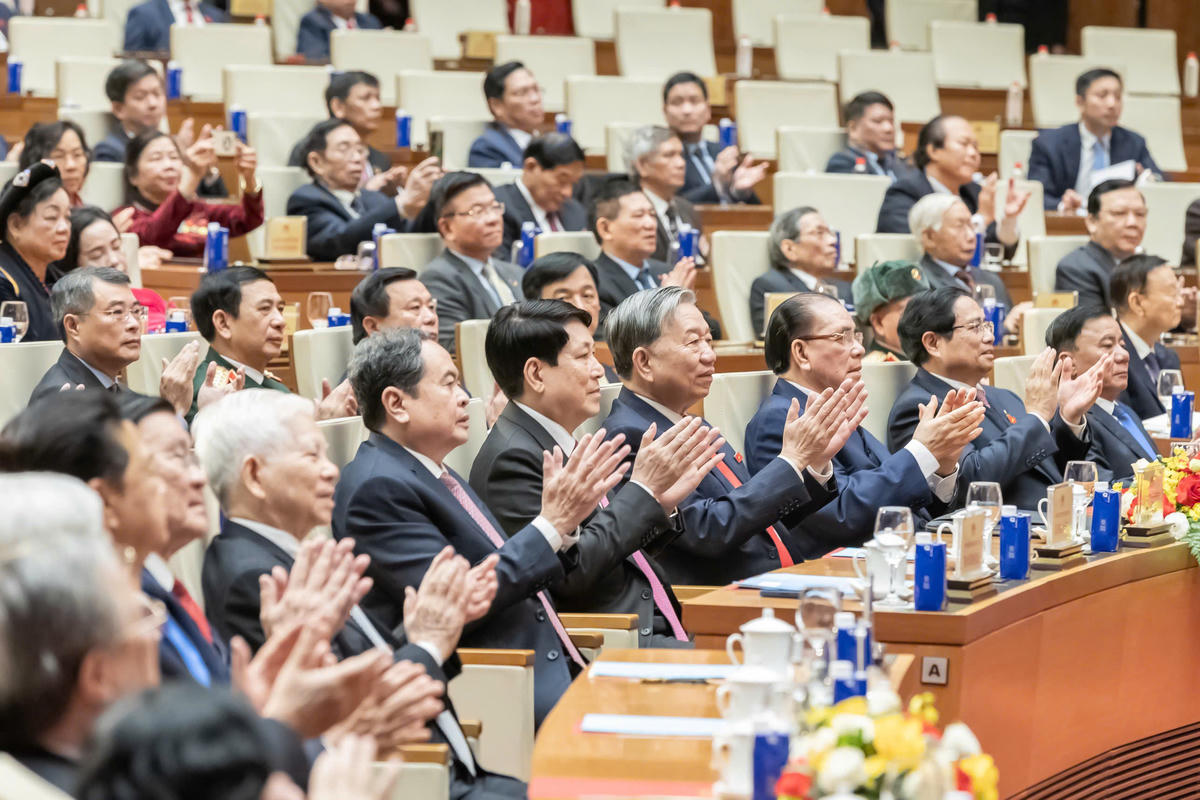 Các lãnh đạo, nguyên lãnh đạo Đảng, Nhà nước tham dự Lễ kỷ niệm (Ảnh: Quang Vinh)