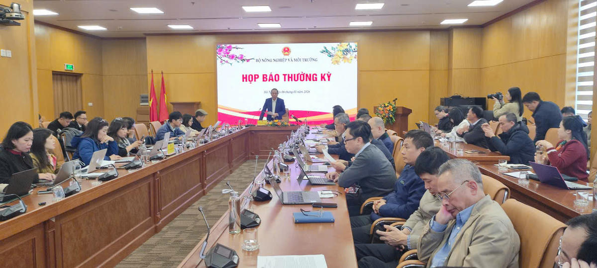 Quang cảnh buổi họp báo. Ảnh: L.H