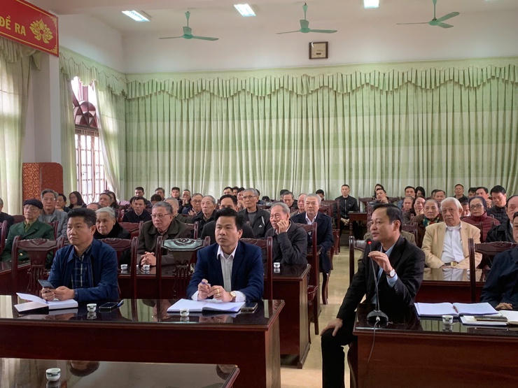 Các đại biểu tham dự hội nghị giới thiệu tổng thể Kế hoạch triển khai Dự án "Hệ thống tuyên truyền trực quan – nhận diện – trải nghiệm du lịch, chỉnh trang không gian Chùa Hương". Ảnh: BT