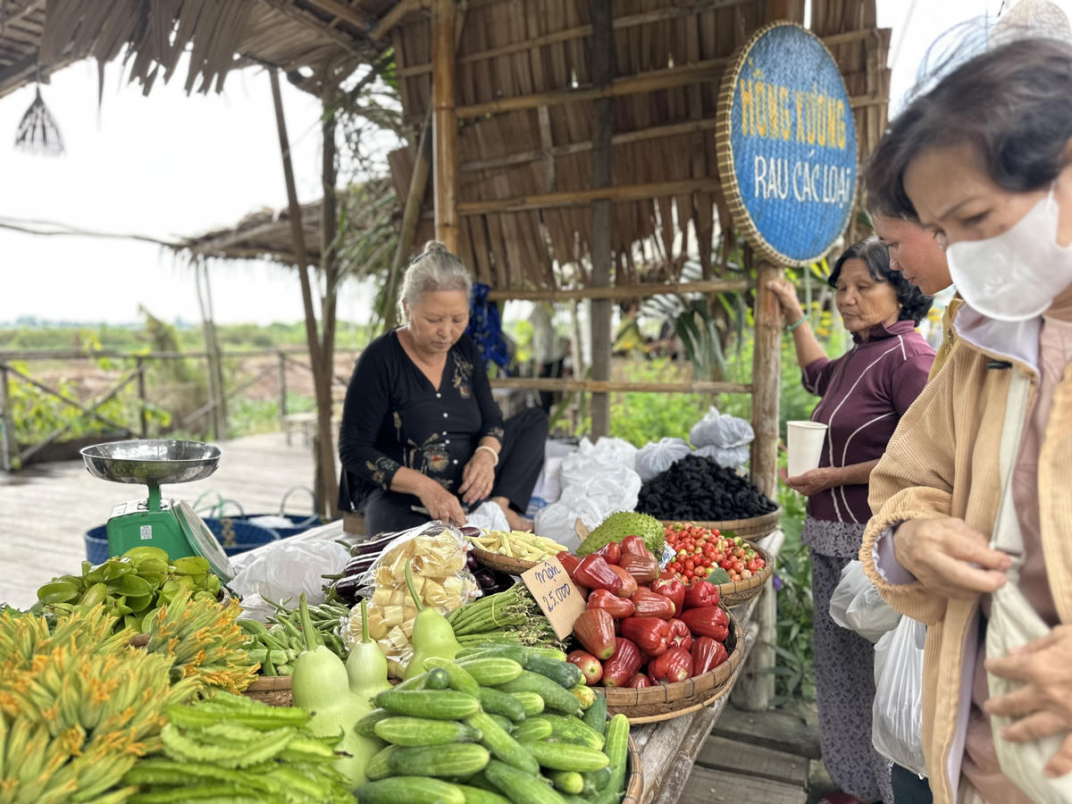 Chợ quê cù lao Tân Thuận Đông - nhịp sống văn hóa giữa vườn xoài miền Tây