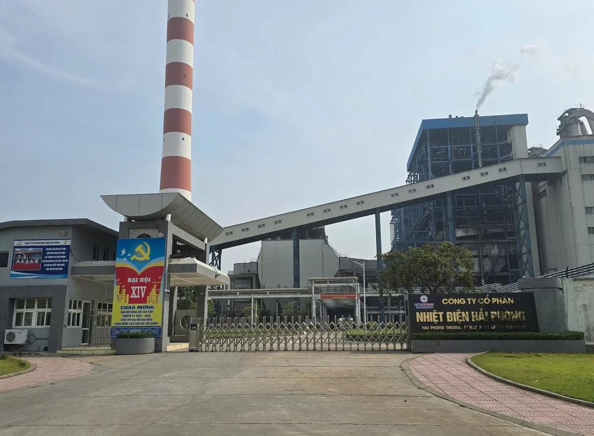 Công ty CP Nhiệt điện Hải Phòng, một trong các doanh nghiệp bị xử phạt liên quan đến lĩnh vực môi trường năm 2025. Ảnh: ĐM.&nbsp;