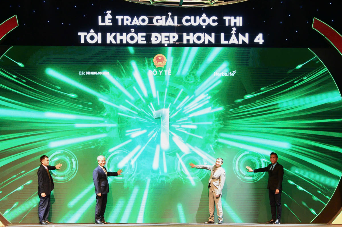 Các đại biểu thực hiện nghi thức khởi động lễ trao giải.&nbsp;