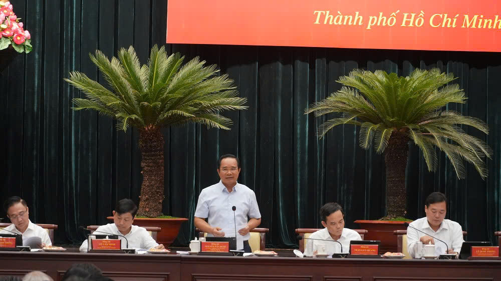 Chủ tịch UBND TP Hồ Chí Minh Nguyễn Văn Được phát biểu tại hội nghị. Ảnh: T.L