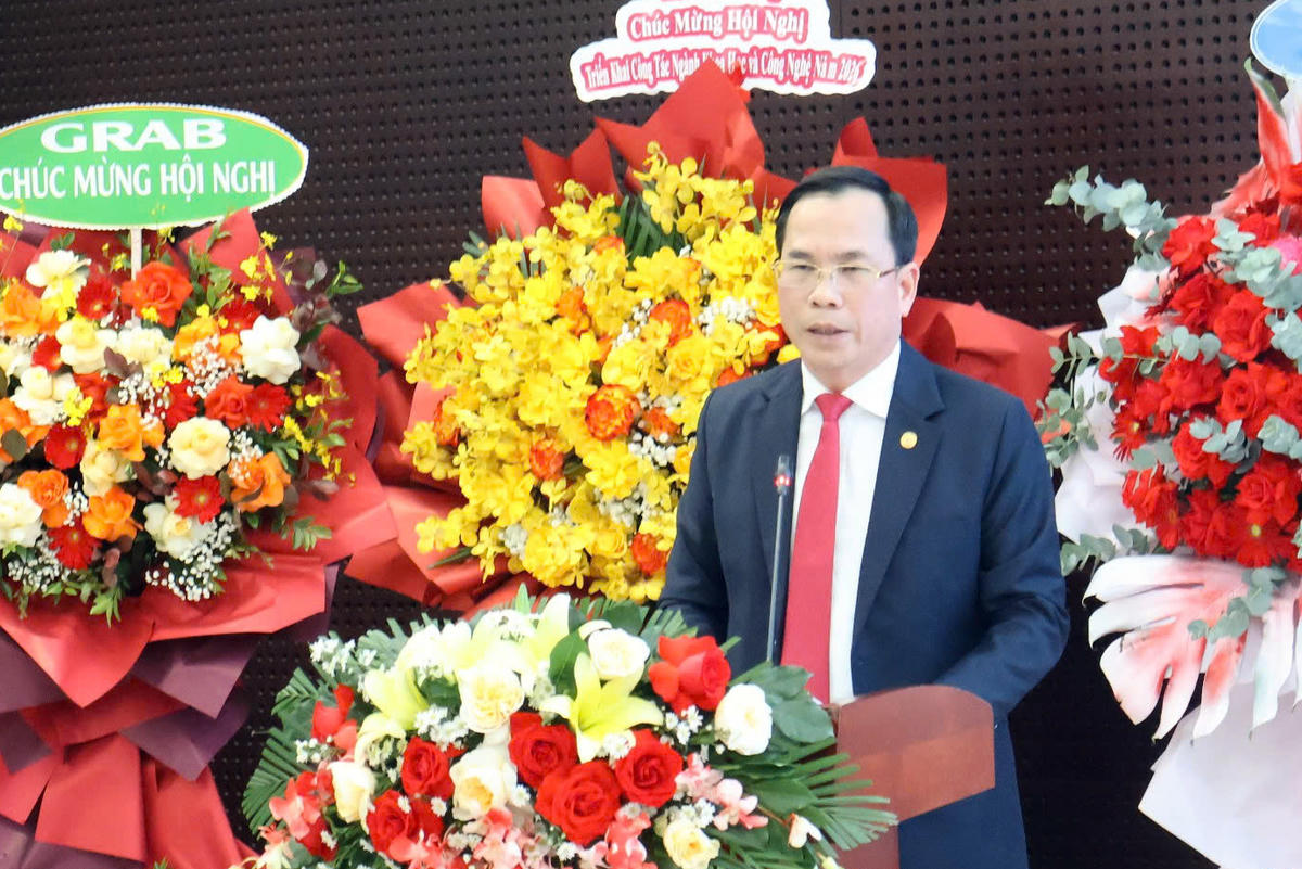 Đưa khoa học và công nghệ trở thành động lực phát triển nhanh và bền vững