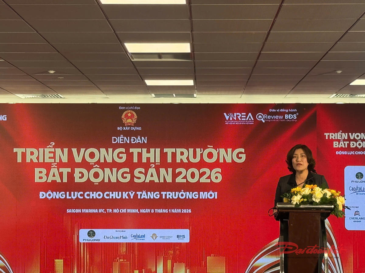 Tổng biên tập Báo Xây dựng Nguyễn Thị Hồng Nga phát biểu khai mạc diễn đàn. Ảnh: Hồng Phúc.