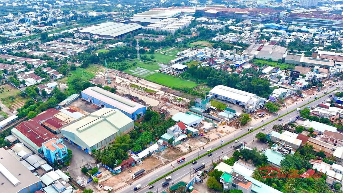 Khu vực Quốc lộ 13 nối trung tâm TP Hồ Chí Minh và khu vực Bình Dương (thuộc TP Hồ Chí Minh) đang có nhiều dự án nhà ở cao tầng được phát triển. Ảnh: H.Phúc.