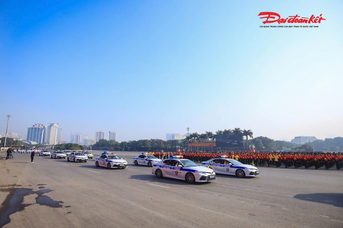 Tại Sân vận động Quốc gia Mỹ Đình (Thành phố Hà Nội), Bộ Công an đã tổ chức tổng duyệt Lễ xuất quân bảo đảm an ninh, trật tự Đại hội Đại biểu toàn quốc lần thứ XIV của Đảng.