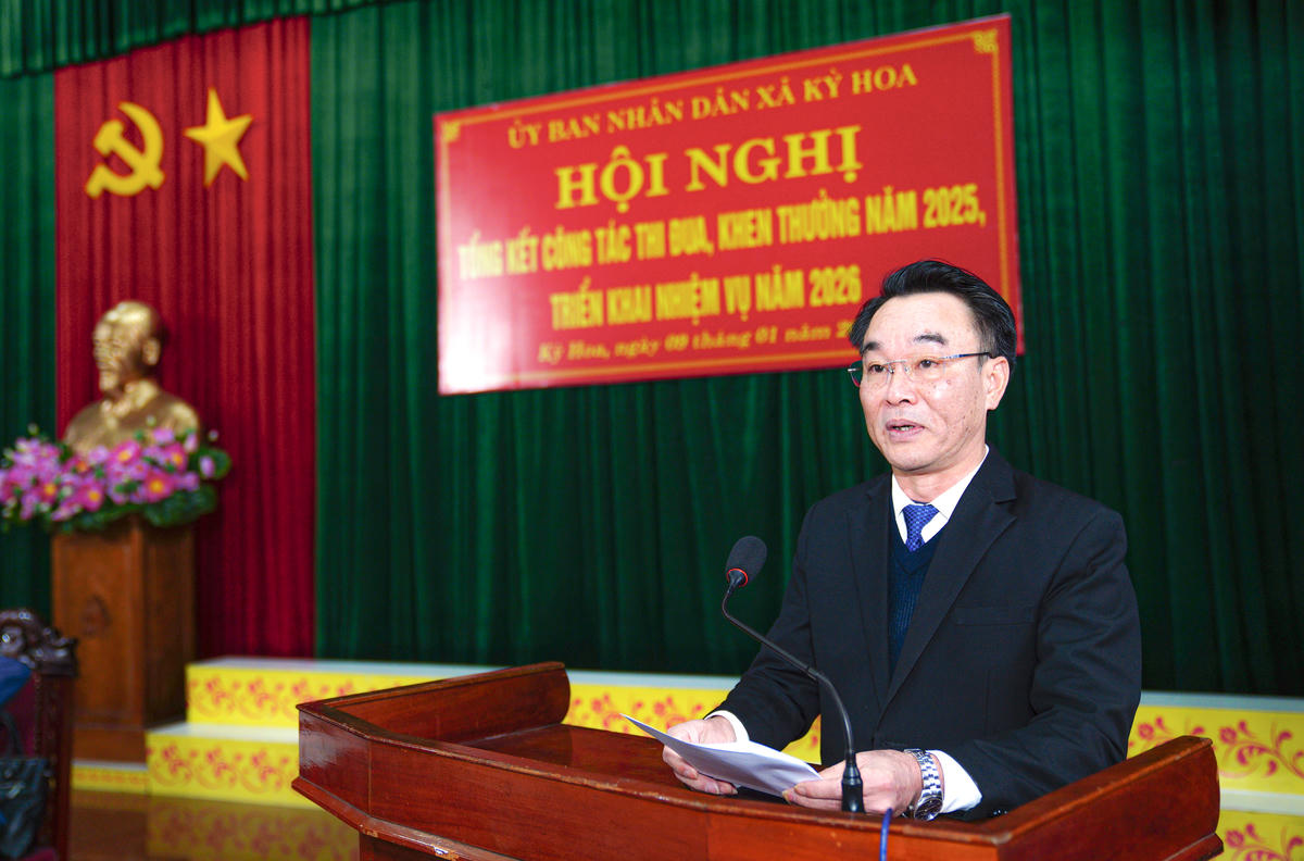 Ông Võ Tá Cương, Chủ tịch UBND xã Kỳ Hoa phát biểu khai mạc hội nghị. Ảnh: Cẩm Kỳ&nbsp;