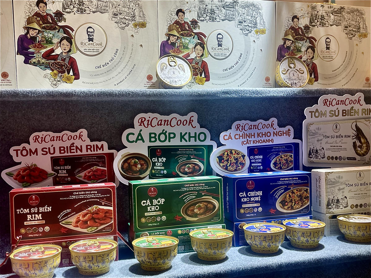 Các sản phẩm hàng Việt đạt tiêu chuẩn chất lượng cao ở&nbsp; Khánh Hòa (ảnh Thùy Trang)