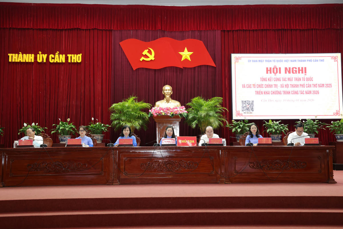 Chủ tọa&nbsp;Hội nghị tổng kết công tác Mặt trận và các tổ chức chính trị - xã hội năm 2025, triển khai chương trình phối hợp thống nhất hành động năm 2026. Ảnh: Trung Phạm 