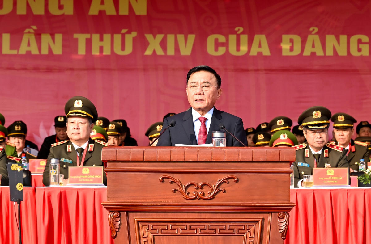 Thường trực Ban Bí thư Trần Cẩm Tú phát biểu tại lễ xuất quân. Ảnh: Duy Linh