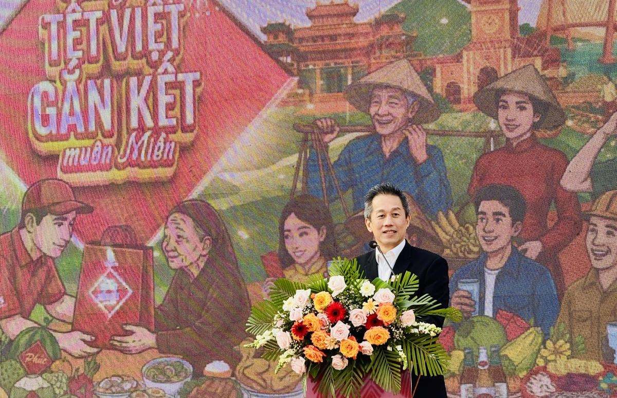 Ông Tan Teck Chuan Lester, Tổng Giám đốc SABECO bày tỏ niềm xúc động khi được trực tiếp tham gia chương trình tại Đắk Lắk. Ảnh: Thanh Nga.