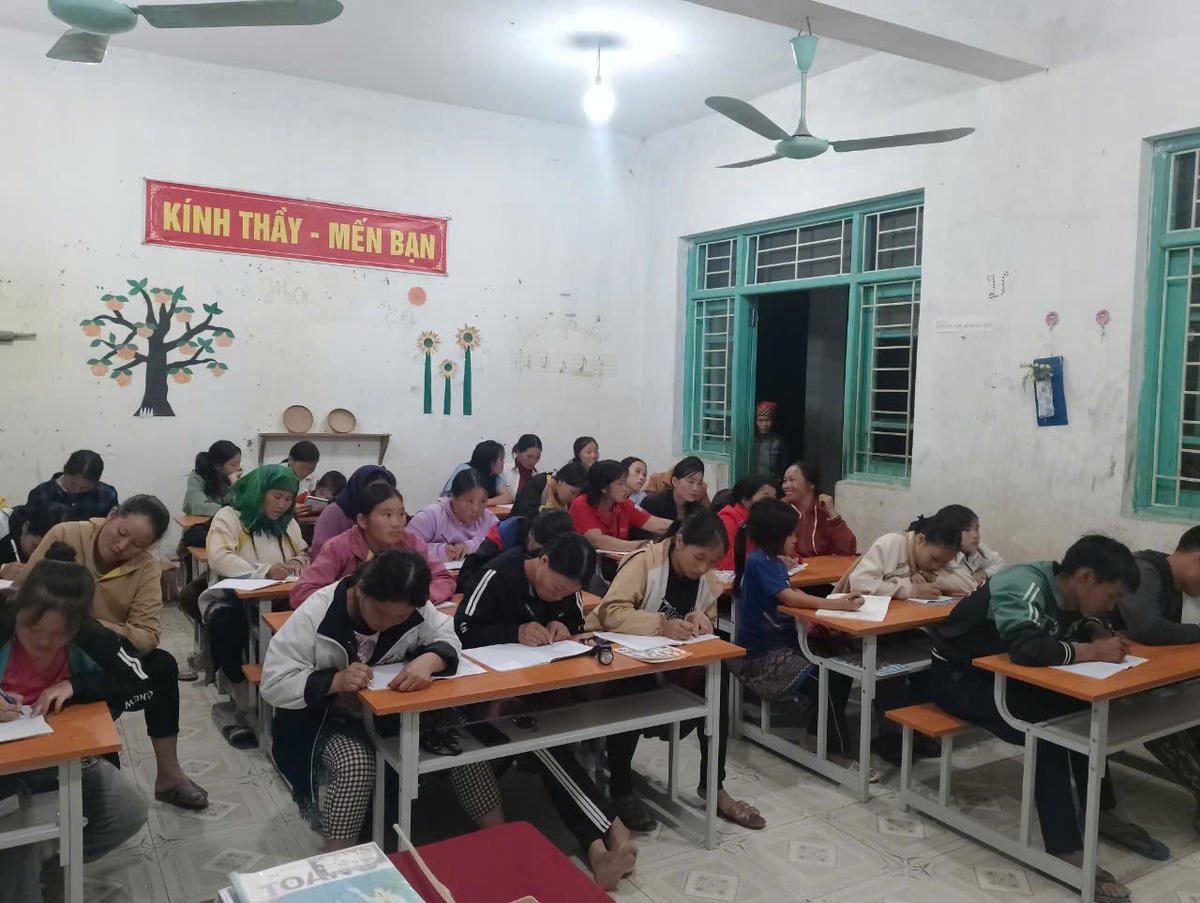 Theo Nghị định 143/2025/NĐ-CP, UBND, Chủ tịch UBND cấp tỉnh được phân quyền, phân cấp mạnh mẽ hơn trên nhiều lĩnh vực, trong đó có phân quyền công nhận tỉnh đạt chuẩn phổ cập giáo dục, xóa mù chữ. Ảnh minh họa: N.C.