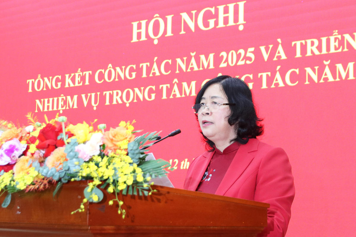 Bí thư Đảng ủy MTTQ, các đoàn thể Trung ương, Chủ tịch UBTƯ MTTQ Việt Nam Bùi Thị Minh Hoài phát biểu tại Hội nghị.