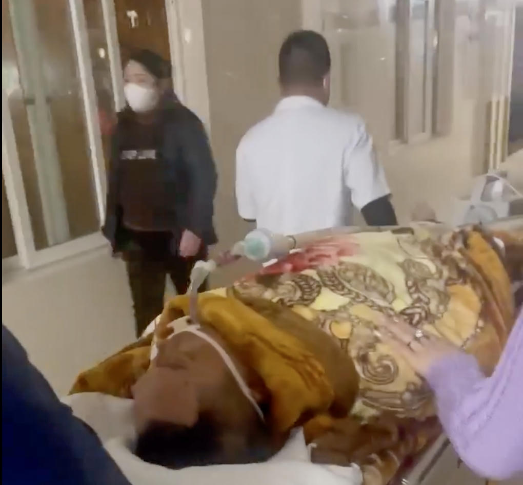 Ông Trần Thượng H.&nbsp;rơi vào tình trạng nhiễm khuẩn huyết, suy thận cấp, phải chuyển ra tuyến trung ương để cấp cứu. Ảnh: CTV