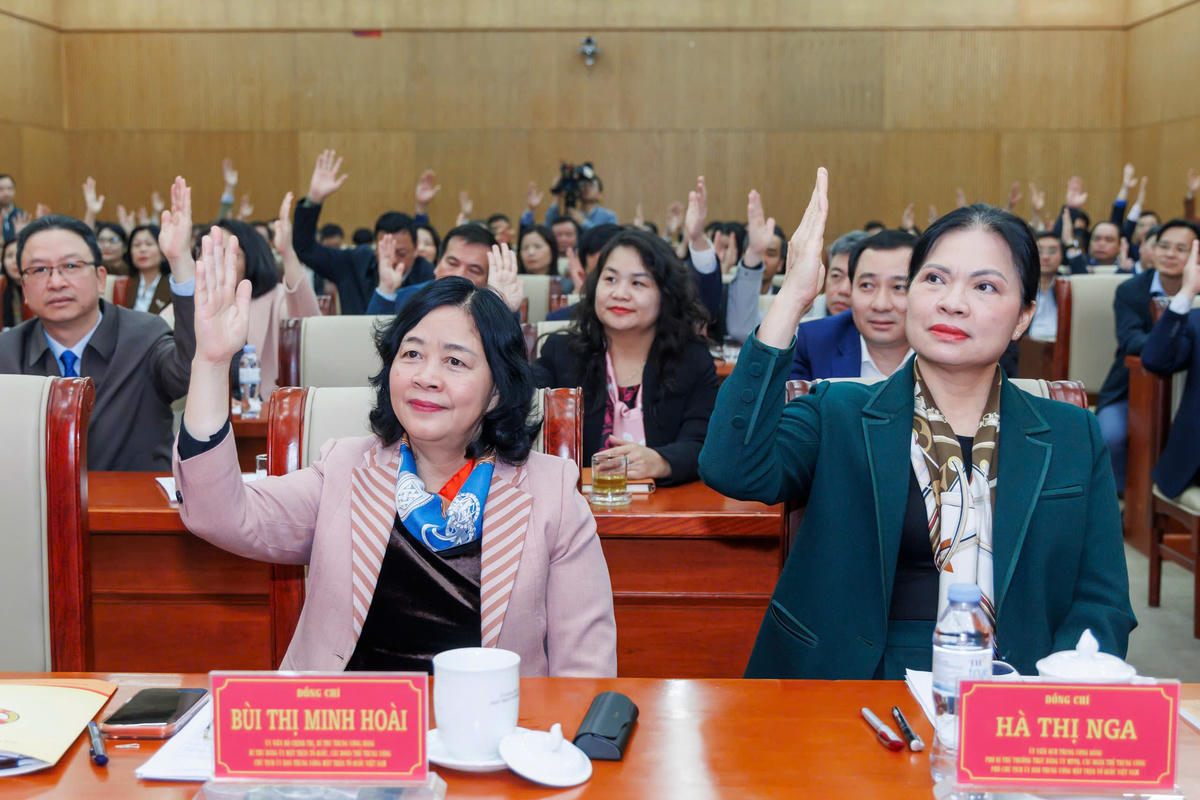 Nhất trí giới thiệu Chủ tịch UBTƯ MTTQ Việt Nam Bùi Thị Minh Hoài ứng cử đại biểu Quốc hội khóa XVI
