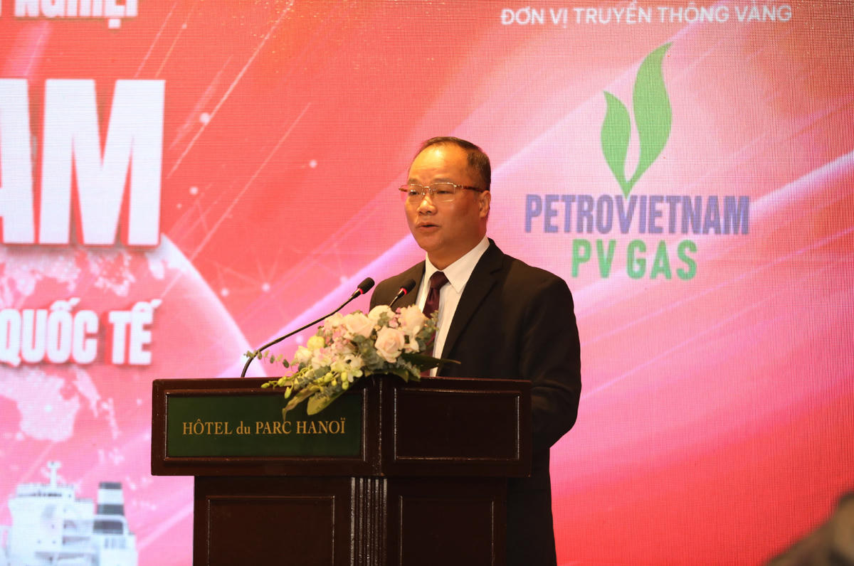 Tiến sĩ Nguyễn Đăng Khang, Phó Tổng Biên tập Báo Đại đoàn kết, Trưởng Ban tổ chức phát biểu khai mạc Diễn đàn "Kết nối doanh nghiệp khí Việt Nam với chuỗi cung ứng năng lượng quốc tế".