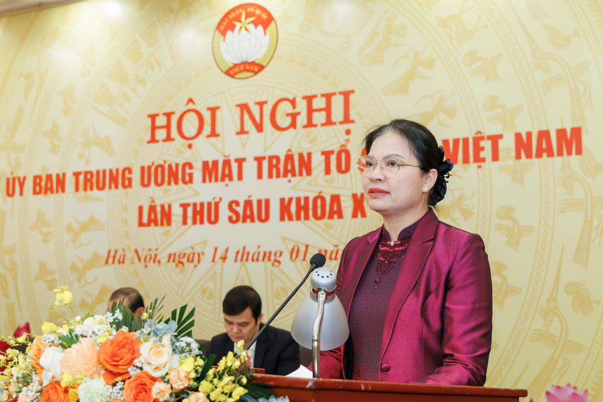 Phó Chủ tịch UBTƯ MTTQ Việt Nam Hà Thị Nga phát biểu tại Hội nghị. Ảnh: Quang Vinh.