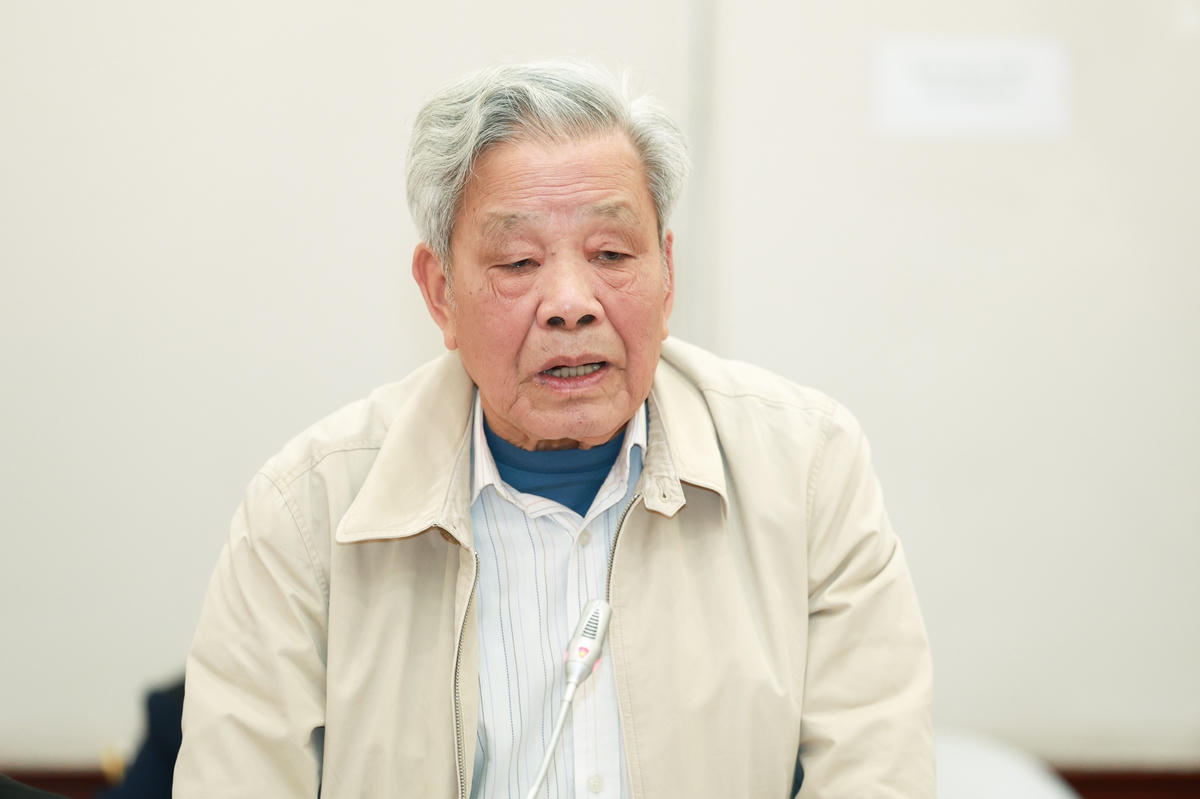 Ông Nguyễn Túc - Chủ nhiệm Hội đồng Tư vấn về Văn hóa xã hội UBTƯ MTTQ Việt Nam phát biểu tại Hội nghị.