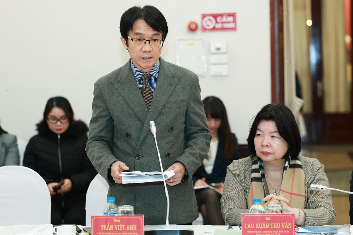 Ông Trần Việt Anh - Ủy viên Đoàn Chủ tịch UBTƯ MTTQ Việt Nam phát biểu tại Hội nghị.