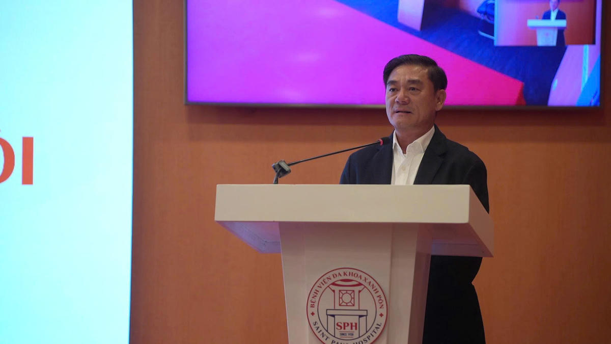 Ông Nguyễn Thuận, Phó Chủ tịch HĐQT Tập đoàn Kim Oanh, Phó Chủ tịch Hội đồng Quản lý Quỹ Khởi Sự Từ Tâm phát biểu tại chương trình.