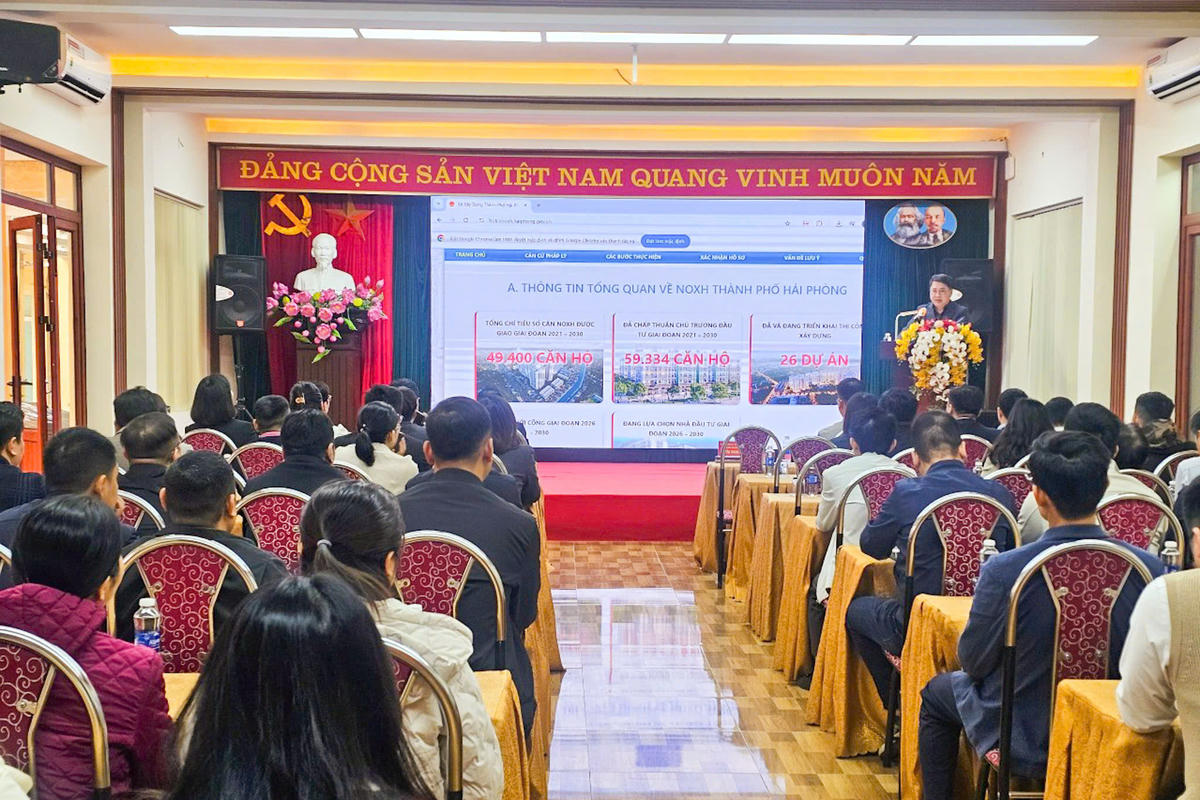 Hội nghị công bố Quyết định thành lập Tổ công tác chuyên trách hướng dẫn, hỗ trợ thủ tục NOXH. Ảnh: MH.&nbsp;