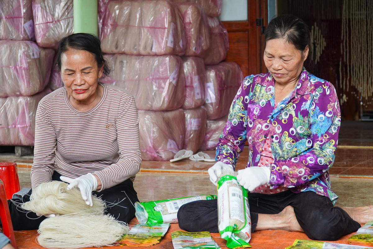 Bao bì miến gạo Thăng Long có bộ nhận diện thương hiệu riêng. Ảnh: Đình Minh