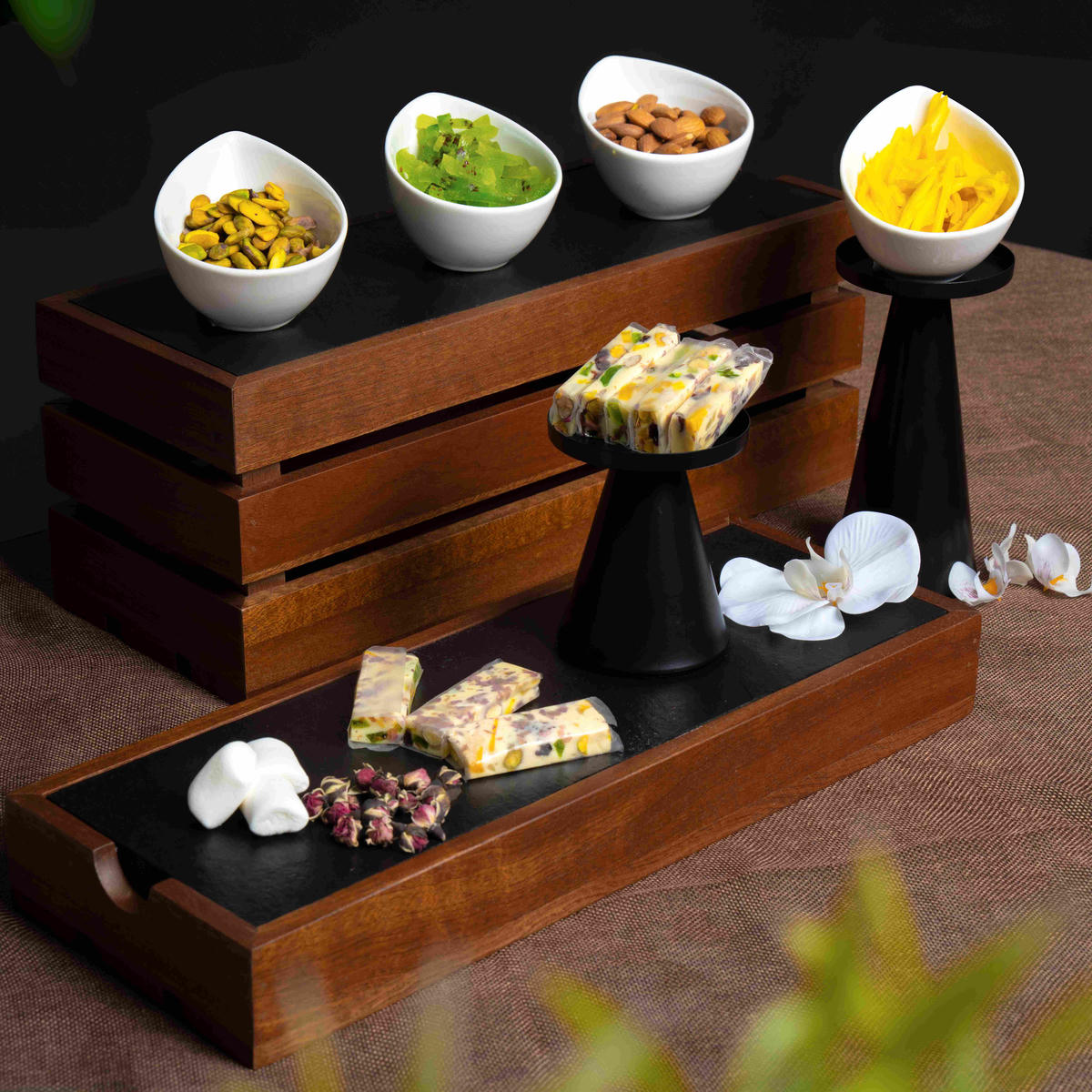 Những thức quà quê dân dã kết hợp phong cách hiện đại, được tái hiện trong bộ sản phẩm bánh Tết Mường Thanh.