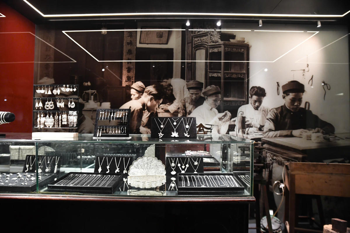 Song song với việc hoàn thiện nội dung, Bảo tàng Hà Nội đang tiến hành căn chỉnh, rà soát các hạng mục kỹ thuật cuối cùng nhằm bảo đảm an toàn, chất lượng và trải nghiệm tốt nhất cho công chúng. Ảnh: Phạm Sỹ.
